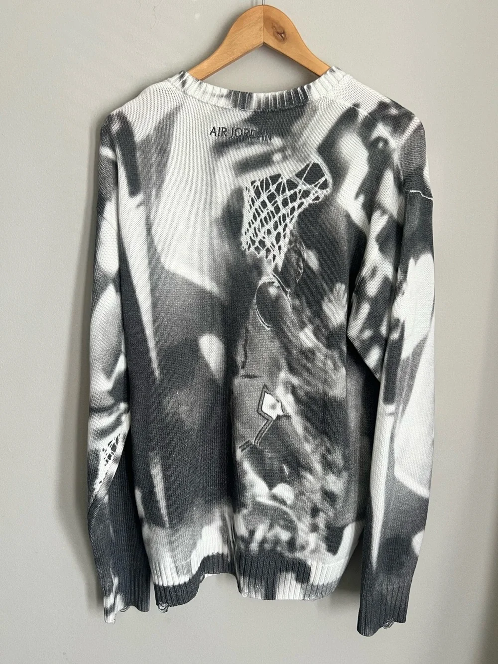 AIR JORDAN Men’s Knit Crew Sweater Oversized Heavyweight Size M